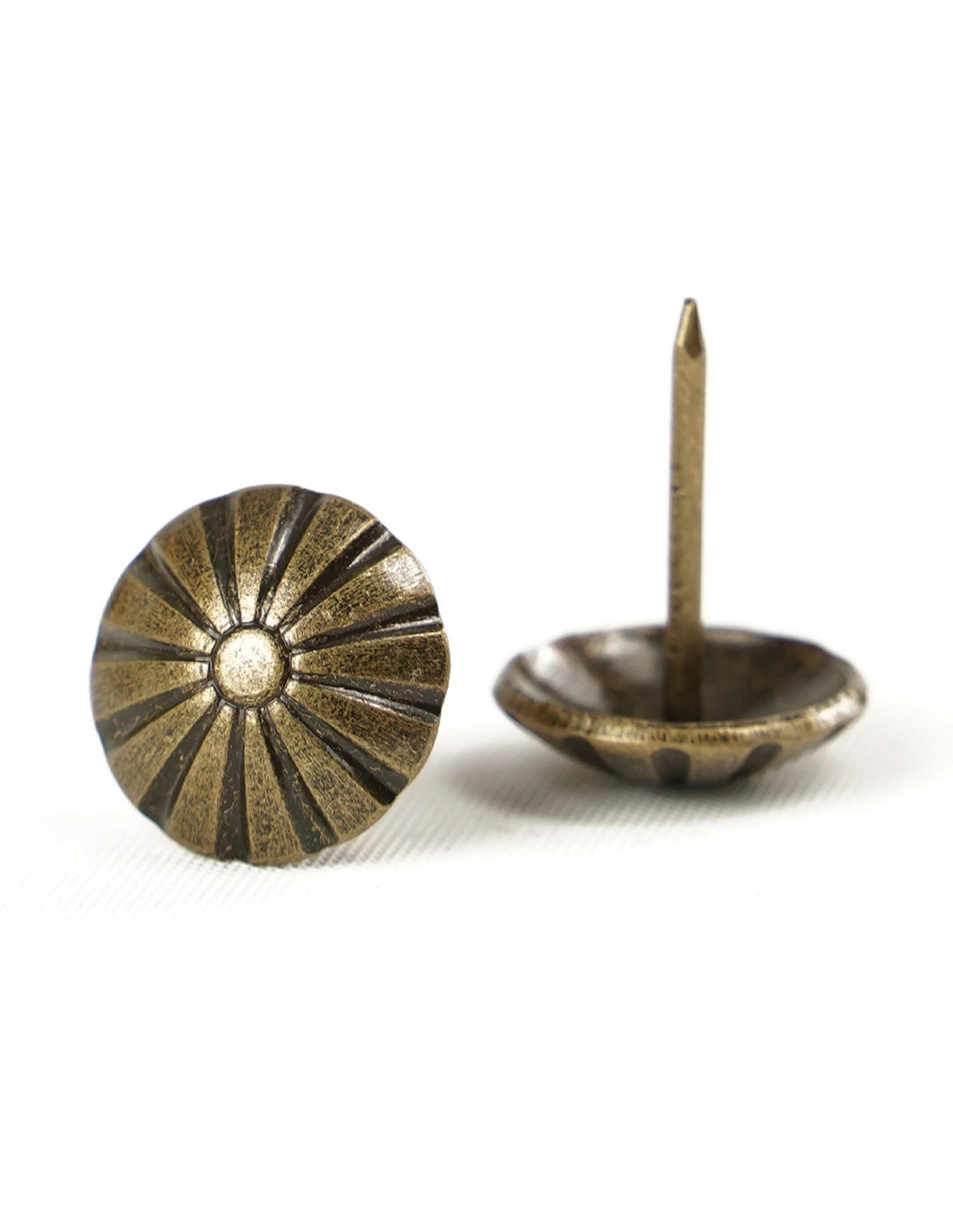 Гвоздь декоративный цветок KP4084 19 мм Латунный